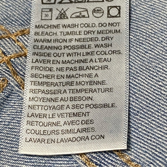 Levi’s Bermuda Jean Shorts Size 30 Rolled Cuff Medium Wash Denim - Picture 8 of 10